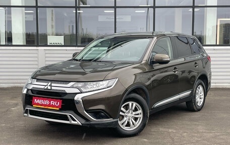 Mitsubishi Outlander III рестайлинг 3, 2019 год, 2 249 000 рублей, 1 фотография