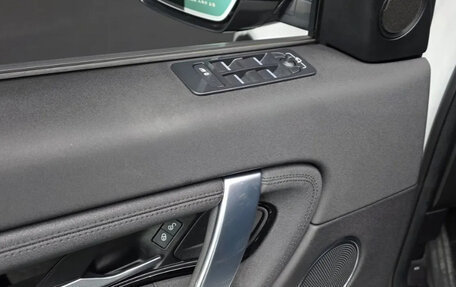 Land Rover Discovery Sport I рестайлинг, 2020 год, 1 830 173 рублей, 10 фотография