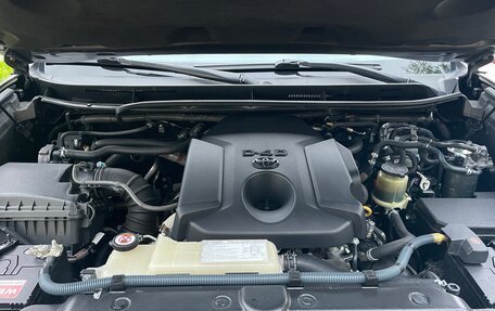 Toyota Land Cruiser Prado 150 рестайлинг 2, 2015 год, 3 100 000 рублей, 10 фотография