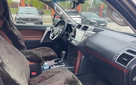 Toyota Land Cruiser Prado 150 рестайлинг 2, 2015 год, 3 100 000 рублей, 6 фотография