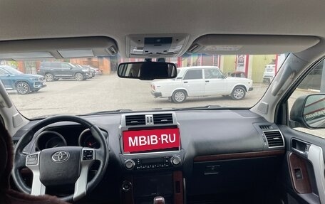 Toyota Land Cruiser Prado 150 рестайлинг 2, 2015 год, 3 100 000 рублей, 9 фотография