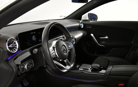 Mercedes-Benz CLA, 2019 год, 3 099 000 рублей, 11 фотография