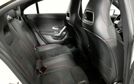 Mercedes-Benz CLA, 2019 год, 3 099 000 рублей, 13 фотография