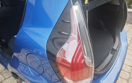 Toyota Prius c I, 2015 год, 1 350 000 рублей, 9 фотография