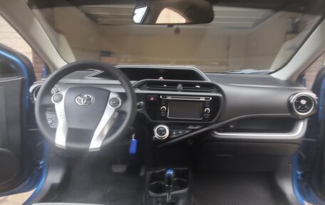 Toyota Prius c I, 2015 год, 1 350 000 рублей, 20 фотография
