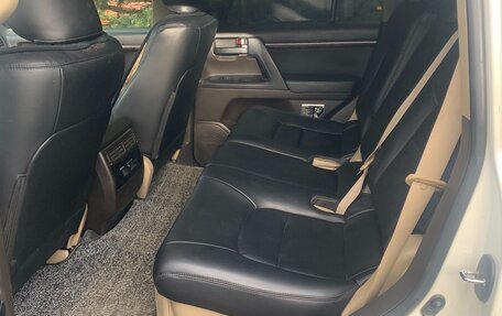 Toyota Land Cruiser 200, 2008 год, 2 650 000 рублей, 5 фотография