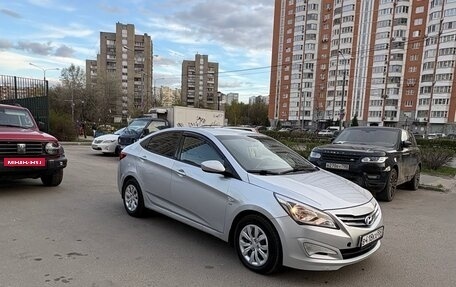 Hyundai Solaris II рестайлинг, 2015 год, 700 000 рублей, 3 фотография