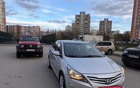 Hyundai Solaris II рестайлинг, 2015 год, 700 000 рублей, 8 фотография