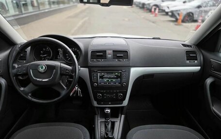 Skoda Yeti I рестайлинг, 2013 год, 1 045 000 рублей, 8 фотография