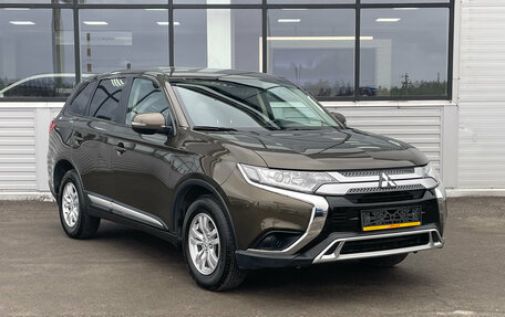 Mitsubishi Outlander III рестайлинг 3, 2019 год, 2 249 000 рублей, 7 фотография