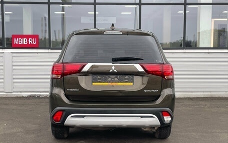 Mitsubishi Outlander III рестайлинг 3, 2019 год, 2 249 000 рублей, 4 фотография