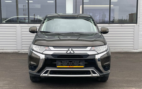 Mitsubishi Outlander III рестайлинг 3, 2019 год, 2 249 000 рублей, 8 фотография