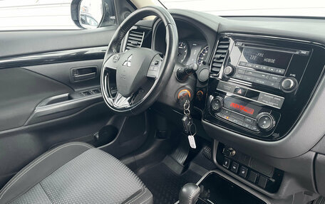 Mitsubishi Outlander III рестайлинг 3, 2019 год, 2 249 000 рублей, 12 фотография