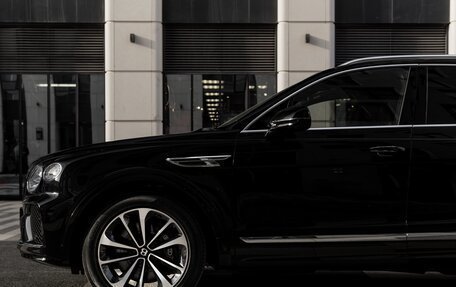 Bentley Bentayga I, 2025 год, 35 000 000 рублей, 8 фотография