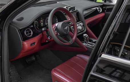 Bentley Bentayga I, 2025 год, 35 000 000 рублей, 16 фотография