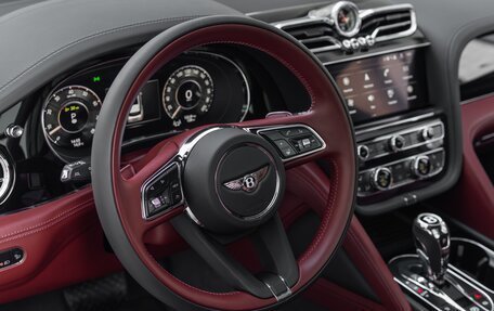 Bentley Bentayga I, 2025 год, 35 000 000 рублей, 18 фотография