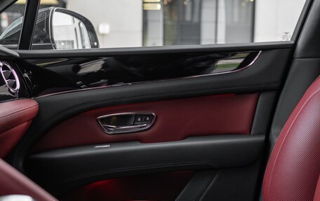 Bentley Bentayga I, 2025 год, 35 000 000 рублей, 21 фотография