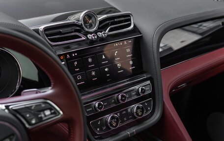 Bentley Bentayga I, 2025 год, 35 000 000 рублей, 19 фотография