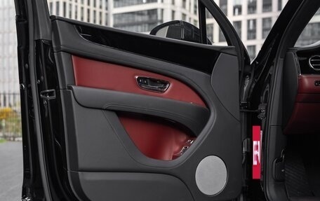 Bentley Bentayga I, 2025 год, 35 000 000 рублей, 15 фотография