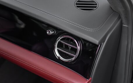 Bentley Bentayga I, 2025 год, 35 000 000 рублей, 32 фотография