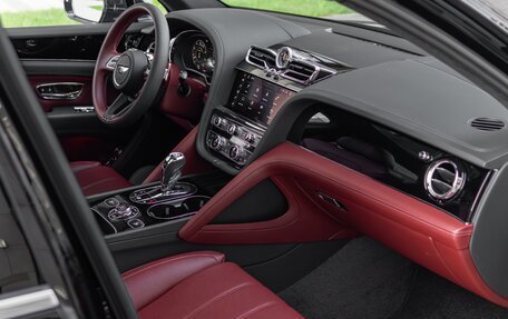 Bentley Bentayga I, 2025 год, 35 000 000 рублей, 33 фотография