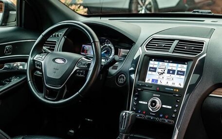 Ford Explorer VI, 2019 год, 2 850 000 рублей, 6 фотография