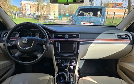 Skoda Superb III рестайлинг, 2012 год, 850 000 рублей, 21 фотография