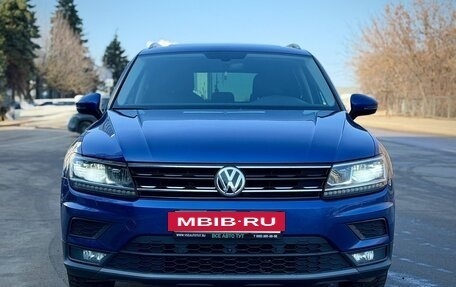 Volkswagen Tiguan II, 2018 год, 2 500 000 рублей, 3 фотография