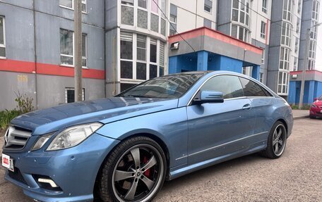 Mercedes-Benz E-Класс, 2011 год, 1 100 000 рублей, 8 фотография