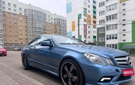 Mercedes-Benz E-Класс, 2011 год, 1 100 000 рублей, 10 фотография