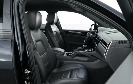 Porsche Cayenne III, 2018 год, 5 699 050 рублей, 8 фотография