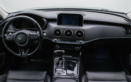 KIA Stinger I, 2018 год, 2 215 000 рублей, 13 фотография