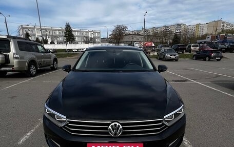 Volkswagen Passat B8 рестайлинг, 2015 год, 1 450 000 рублей, 2 фотография