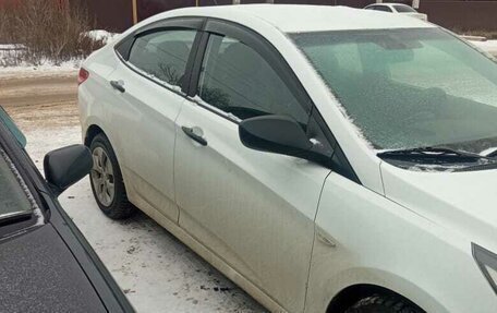 Hyundai Solaris II рестайлинг, 2011 год, 675 000 рублей, 2 фотография