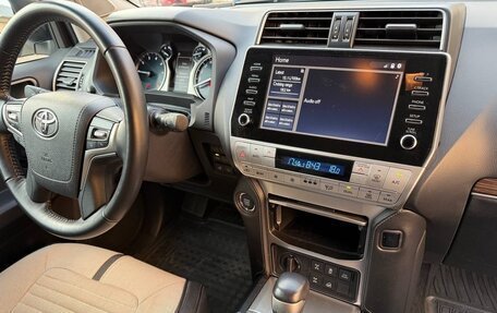 Toyota Land Cruiser Prado 150 рестайлинг 2, 2021 год, 8 250 000 рублей, 9 фотография