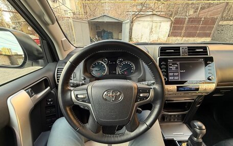 Toyota Land Cruiser Prado 150 рестайлинг 2, 2021 год, 8 250 000 рублей, 11 фотография