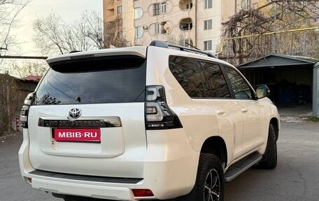 Toyota Land Cruiser Prado 150 рестайлинг 2, 2021 год, 8 250 000 рублей, 6 фотография