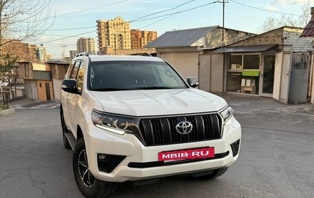 Toyota Land Cruiser Prado 150 рестайлинг 2, 2021 год, 8 250 000 рублей, 2 фотография