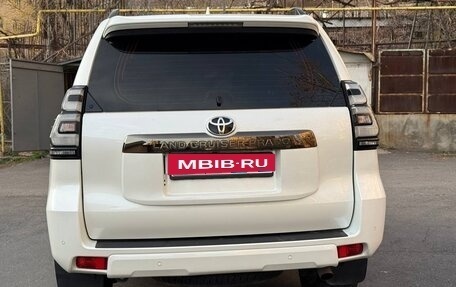 Toyota Land Cruiser Prado 150 рестайлинг 2, 2021 год, 8 250 000 рублей, 5 фотография