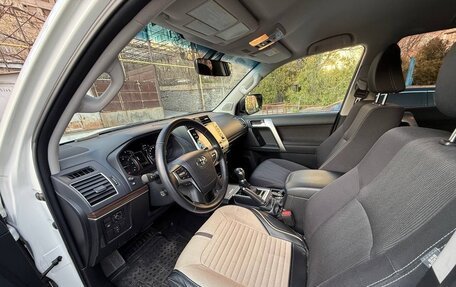 Toyota Land Cruiser Prado 150 рестайлинг 2, 2021 год, 8 250 000 рублей, 15 фотография