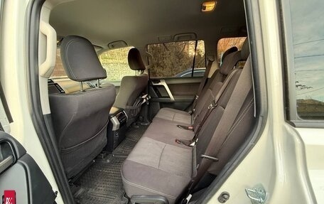 Toyota Land Cruiser Prado 150 рестайлинг 2, 2021 год, 8 250 000 рублей, 16 фотография