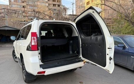 Toyota Land Cruiser Prado 150 рестайлинг 2, 2021 год, 8 250 000 рублей, 21 фотография