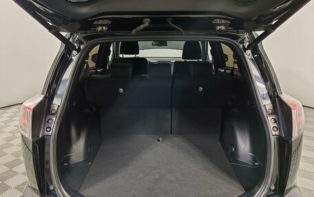 Toyota RAV4, 2018 год, 2 299 000 рублей, 10 фотография