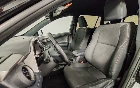 Toyota RAV4, 2018 год, 2 299 000 рублей, 21 фотография