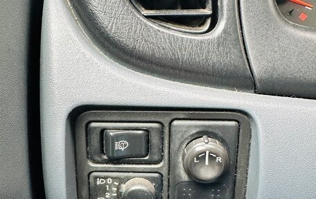 Nissan Almera, 2005 год, 345 000 рублей, 18 фотография