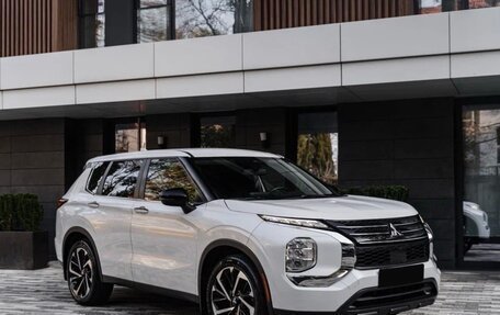 Mitsubishi Outlander, 2021 год, 2 977 000 рублей, 3 фотография