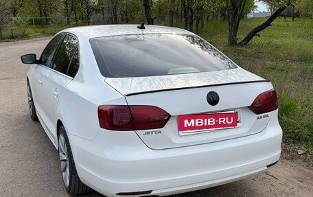 Volkswagen Jetta VI, 2011 год, 1 200 000 рублей, 4 фотография