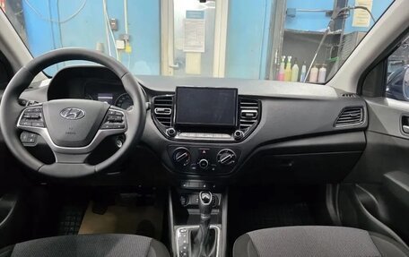 Hyundai Solaris II рестайлинг, 2021 год, 1 500 000 рублей, 4 фотография