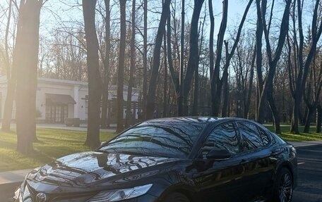 Toyota Camry, 2018 год, 3 400 000 рублей, 4 фотография