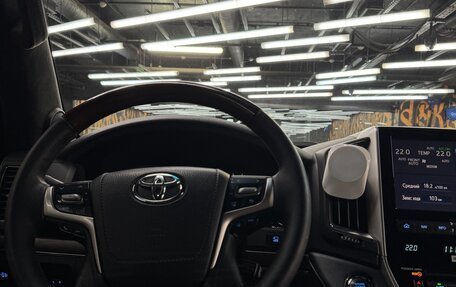 Toyota Land Cruiser 200, 2018 год, 6 650 000 рублей, 8 фотография